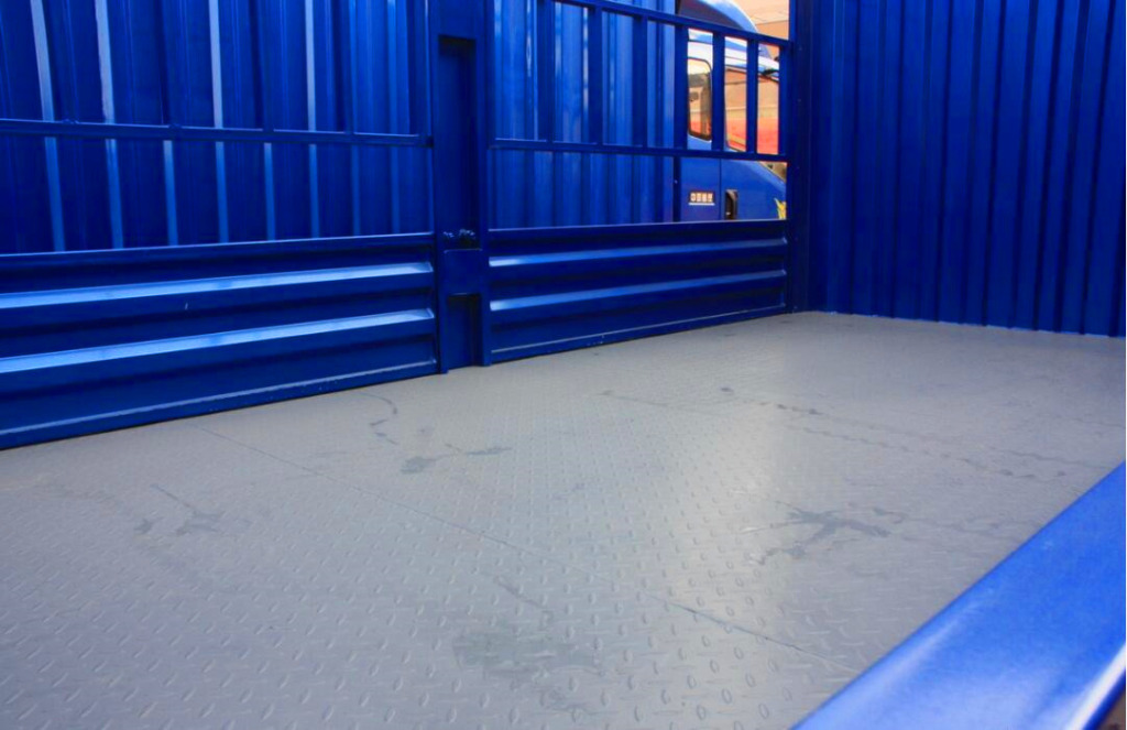 中国重汽HOWO 悍将 102马力 3.85米排半仓栅轻卡7