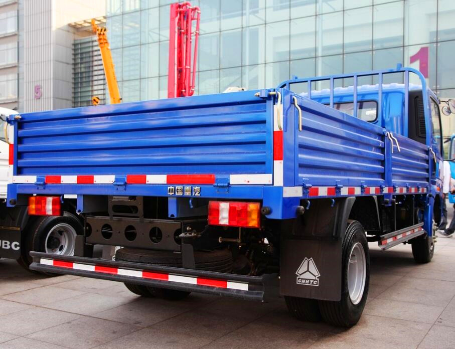 中国重汽HOWO 悍将 117马力 4.2米单排栏板轻卡(蓝牌十吨王)4