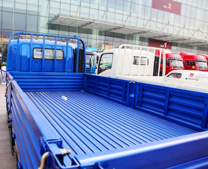 中国重汽HOWO 悍将 117马力 4.2米单排栏板轻卡(蓝牌十吨王)6