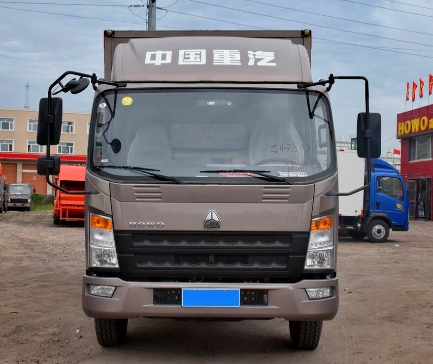 中国重汽HOWO 统帅 154马力 4X2 5.2米排半厢式载货车(ZZ5137XXYF421CD1) 2