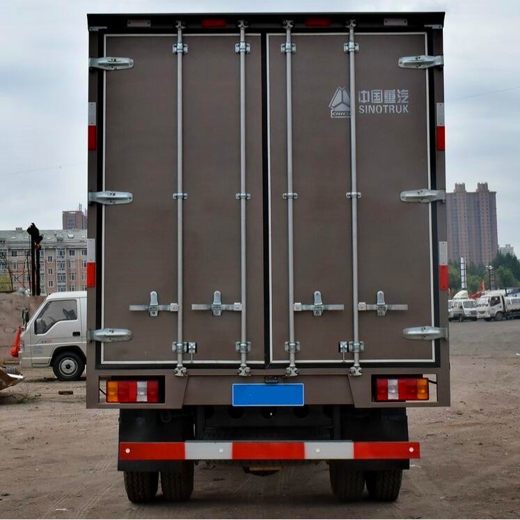 中国重汽HOWO 统帅 154马力 4X2 5.2米排半厢式载货车(ZZ5137XXYF421CD1) 6